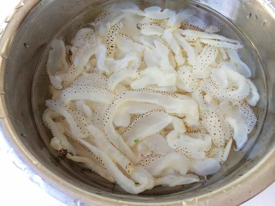 Nguyên liệu chuẩn bị món chả cá sứa Nha Trang