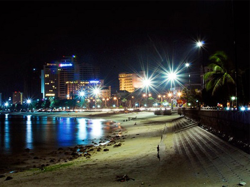 Biển Nha Trang về đêm