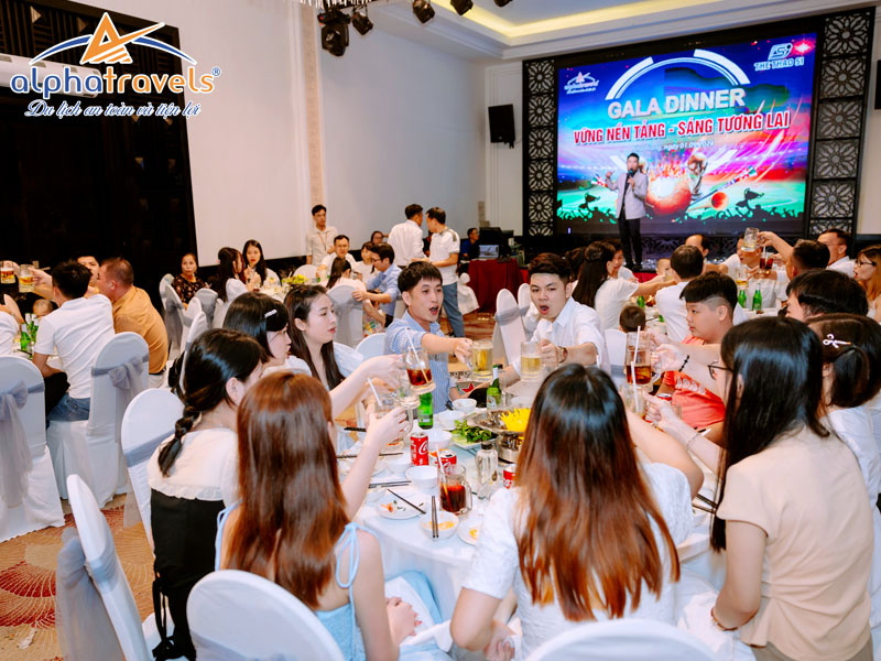 Gala Dinner không chỉ là bữa tiệc mà còn là một hành trình khám phá nghệ thuật